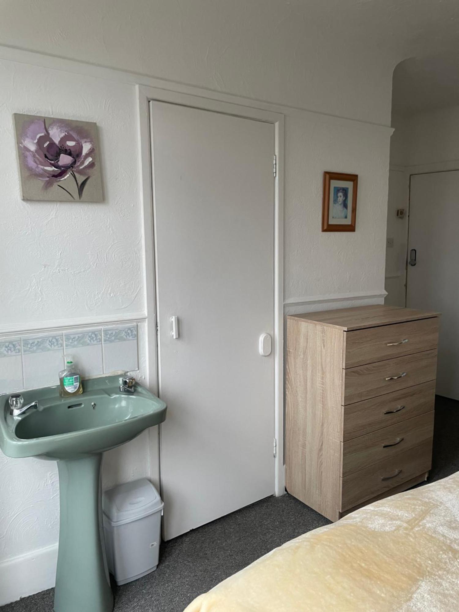 Amitie Guest House Bournemouth Ngoại thất bức ảnh